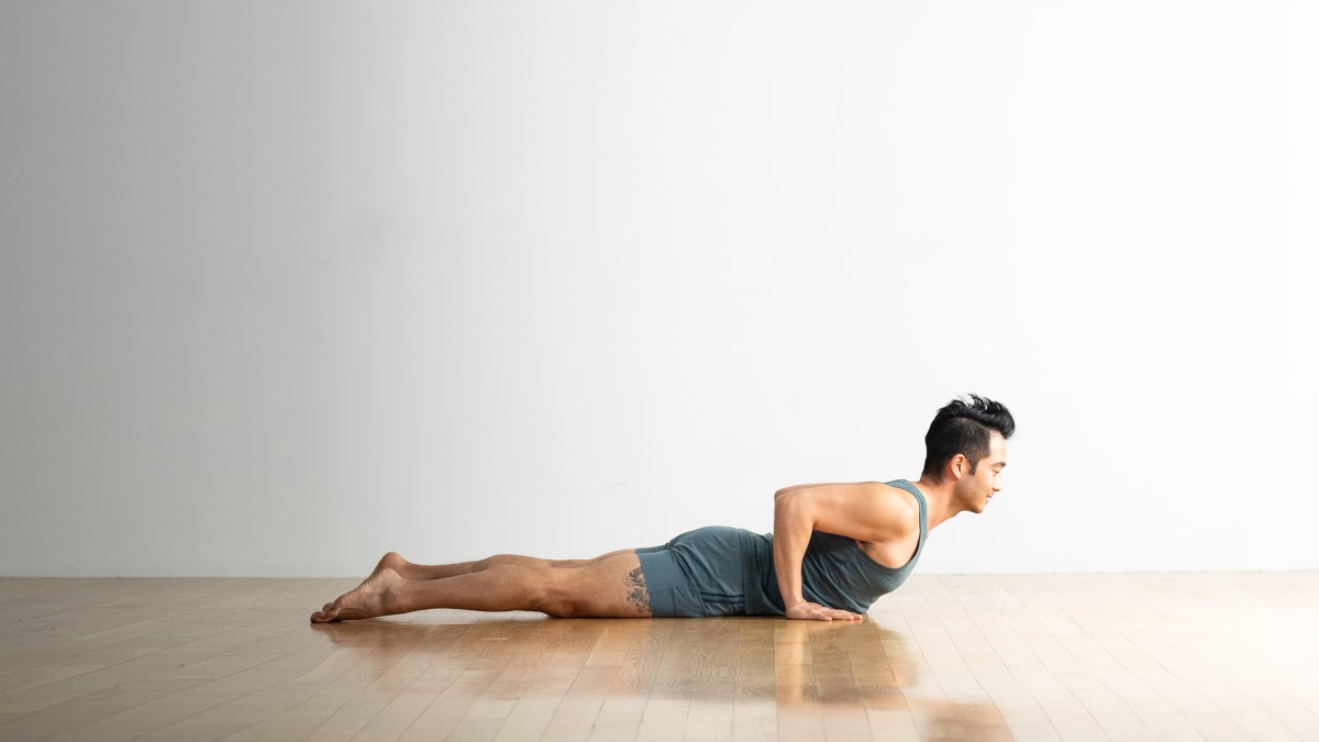 10 Basic Yoga Poses That Benefit Everyone (Including You)