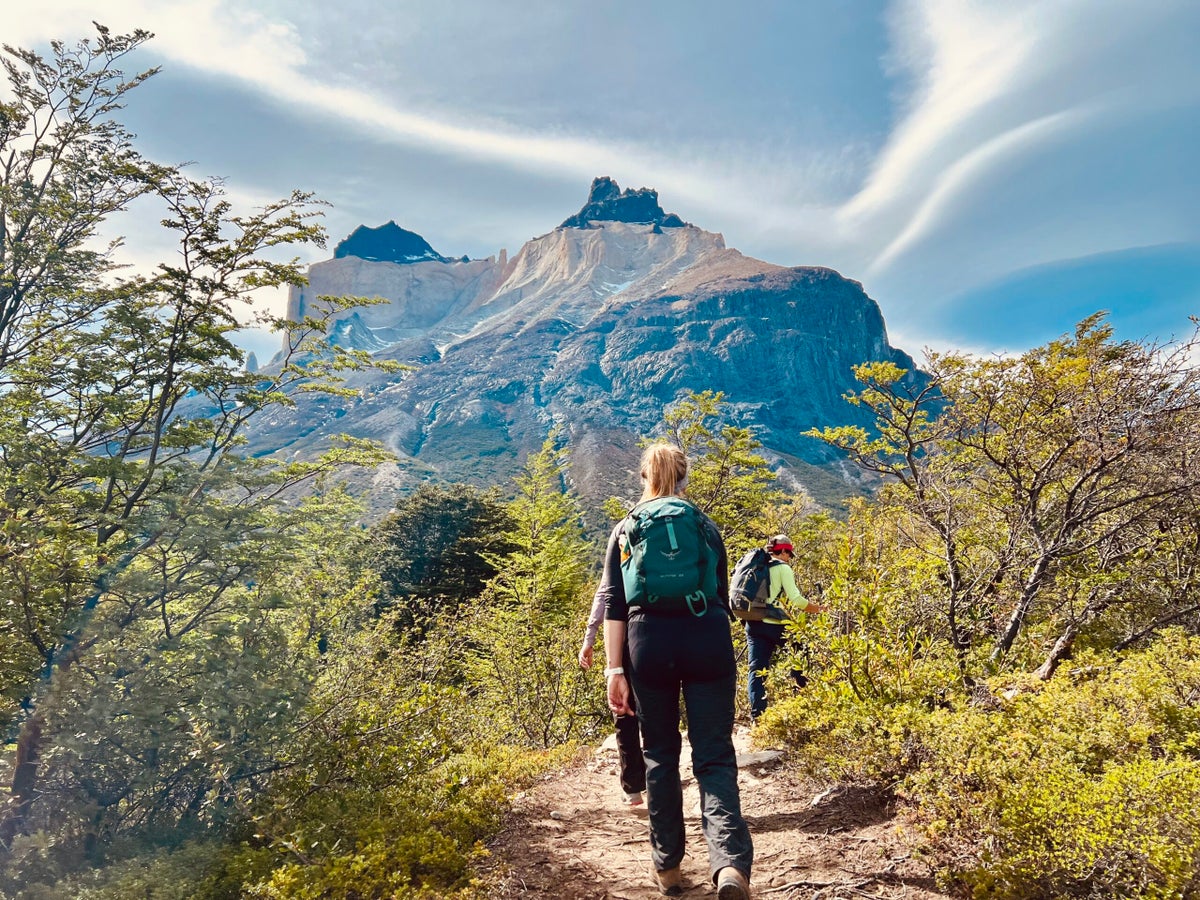 12 Stretches for Hiking That You (Desperately) Need After a Day on the Trail